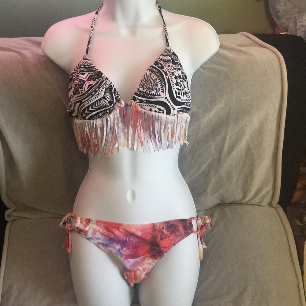 NWT Raisins fringe string bikini.